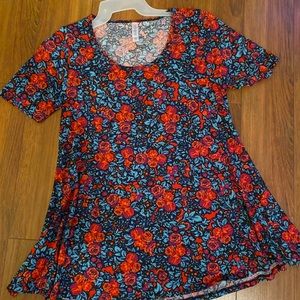 Lularoe Perfect tee